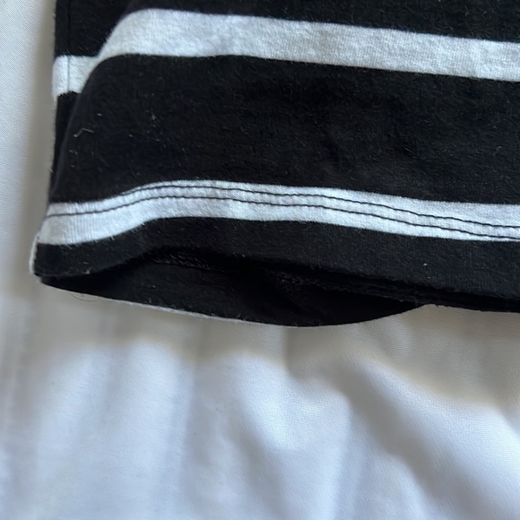 U neckline- Stripped, Cropped, tight fitting shirt - Picture 4 of 4